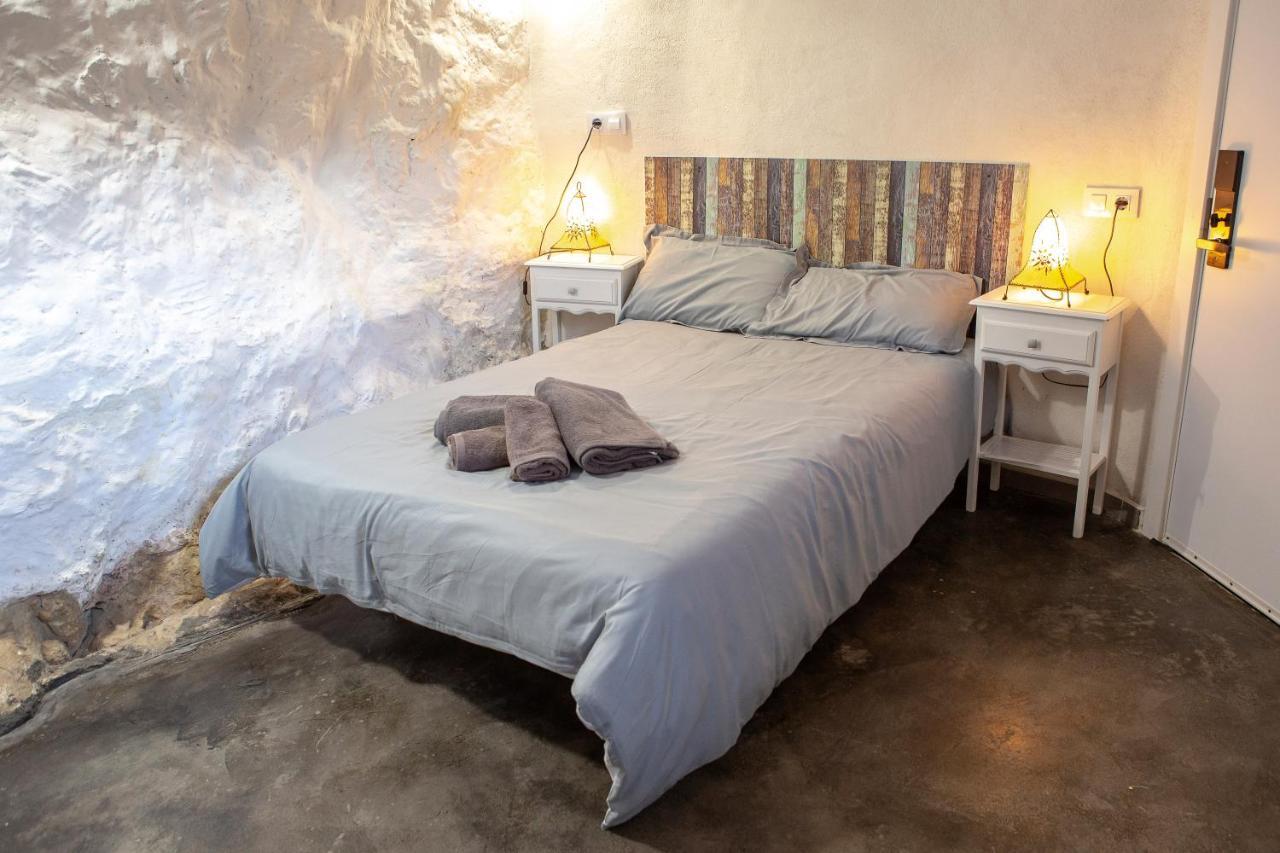 Fortress Jacuzzi Suites Xativa Exterior photo