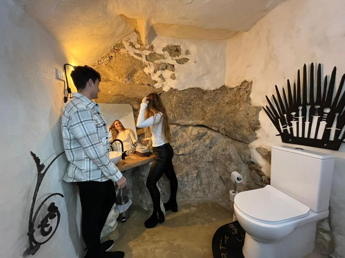 Fortress Jacuzzi Suites Xativa Exterior photo