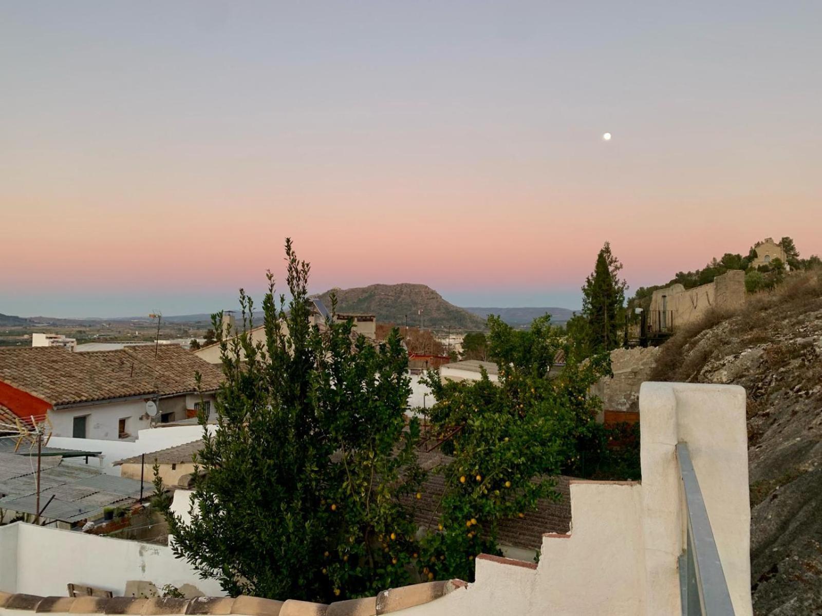 Fortress Jacuzzi Suites Xativa Exterior photo